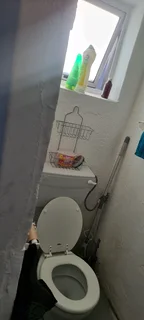 SEPERATE ENTRANCE AVAILABLE 1 DEC FOR SINGLE PERSON OR COUPLE R4650  PM WATSAP 0736552664