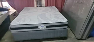 Queen Bed R2500  Watsap 0736552664 Can Deliver,