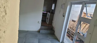 SEPERATE ENTRANCE AVAILABLE R4600 SINGLE OR R4900 COUPLE WATSAP 0736552664