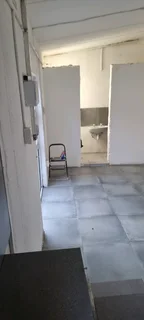 SEPERATE ENTRANCE AVAILABLE R4600 SINGLE OR R4900 COUPLE WATSAP 0736552664