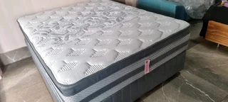 QUEEN BED THICK HEAVY DUTY MATRESS PLUS BASE EXCELLENT R2950 WATSAP 0736552664