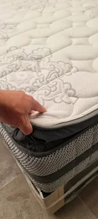 Top Of Range Queen Bed With Pillowtop Matress And Base R4500 Watsap 0736552664