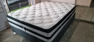 Queen Bed With Thick Heavy Duty Matress Plus Base R4500 Watsap 0736552664 , Excellent Condition