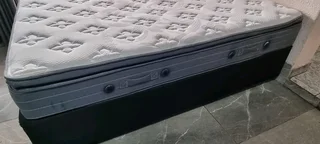 QUEEN BED WITH PILLOWTOP MATRESS AND BASE R2950 EXCELLENT WATSAP 0736552664 , CAN DELIVER AT FEE