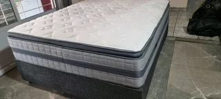 QJEEN BED WITH LUXURIOUS THICK HEAVY DUTY PILLOWTOP MATRESS AND BASE R4500 WATSAP 0736552664