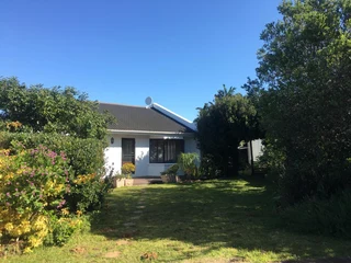 Beautiful 2 Bedroom House to rent in Blue Bend