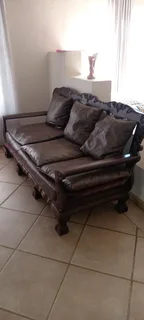 3 seater and 2x single seater lounge suite R1500 Urgent needs to go today
