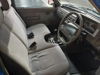 1989 Ford Courier 3l v6 swb - excellent condition (only 78,314km)
