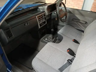 1989 Ford Courier 3l v6 swb - excellent condition (only 78,314km)