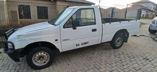 1995 ISUZU KB 200