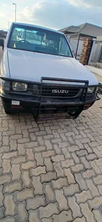 1995 ISUZU KB 200