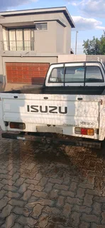 1995 ISUZU KB 200