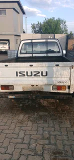 1995 ISUZU KB 200