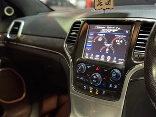 Jeep Grand Cherokee SRT 6.4L V8 HEMI