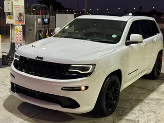 Jeep Grand Cherokee SRT 6.4L V8 HEMI