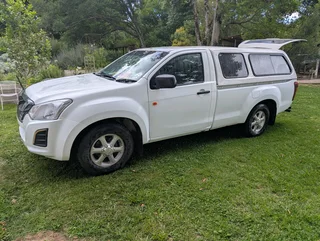 2023 Isuzu KB250 base