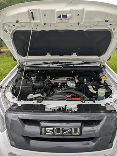 2023 Isuzu KB250 base