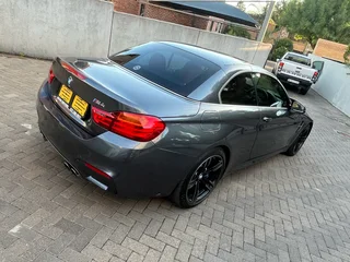 2015 BMW M4  M-DCT  convertible ( Only 26500km)