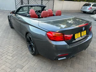 2015 BMW M4  M-DCT  convertible ( Only 26500km)