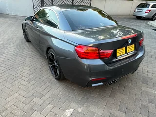 2015 BMW M4  M-DCT  convertible ( Only 26500km)