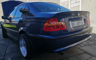 2005 BMW 3 Series Sedan