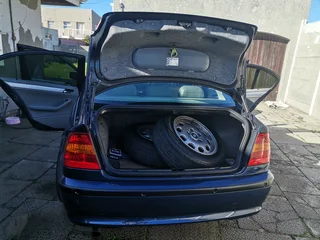 2005 BMW 3 Series Sedan