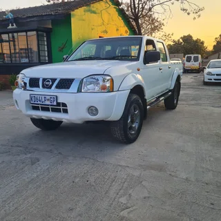 2014 Nissan NP3002.4 4x4 Double Cab