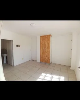 0.5 Bedroom Garden Cottage in Noordwyk