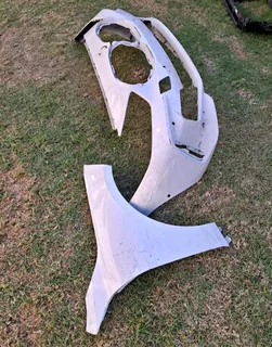 BMW F40 front bumper and fender