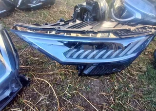 Audi Q8 headlight xenon 2024