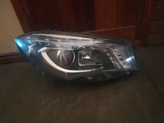 Mercedes-Benz w117 red ring headlight