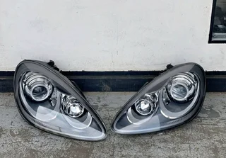 Porche Cayenne  headlights