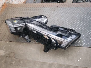 Volvo Ex30 headlights available