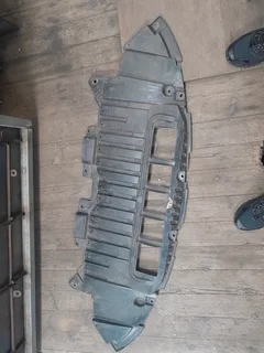 Mercedes-Benz w213 splash tray AMG