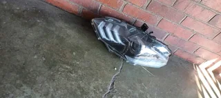 Ford mastung headlight