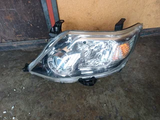 Toyota fortuner xenon headlight