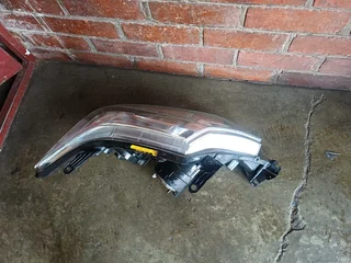 Toyota fortuner xenon headlight