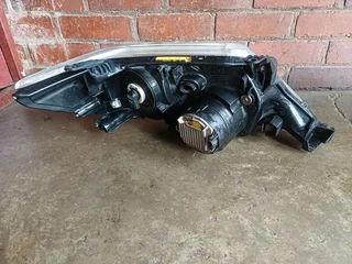 Toyota fortuner xenon headlight