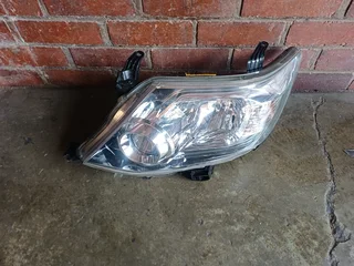 Toyota fortuner xenon headlight