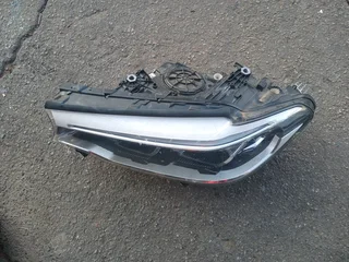 BMW G30 headlight led adaptive