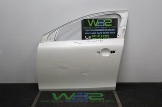Volvo V40 Cross Country  2016 Left Front Door