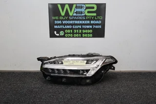 Volvo XC90  2018 Left Side Headlight