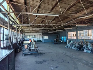 Factory Space To Let : 440 sqm - Jacobs