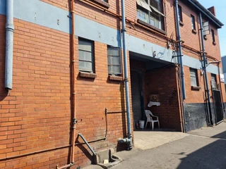 Factory Space To Let : Congella - 400 sqm
