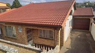 Phoenix- 3 Bedroom house for sale in Phoenix