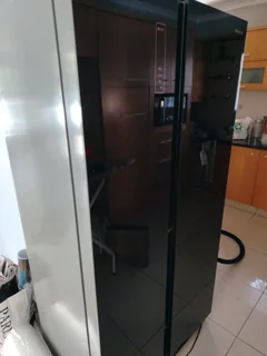 HiSense Side by Side Mirror Fridge Freezer 514L