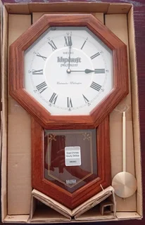 NEW SEIKO PENDULUM CHIMING WALL CLOCK
