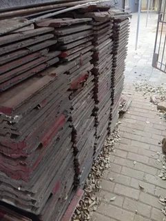  Roof Tiles for Sale – Only R8 Each! 隣