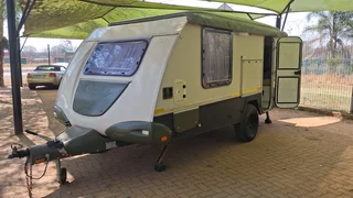 2004 Sprite Swing Caravan – Like New!