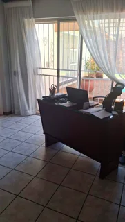 Spacious 10-Bedroom House (Mansion) in Montana Park for sale